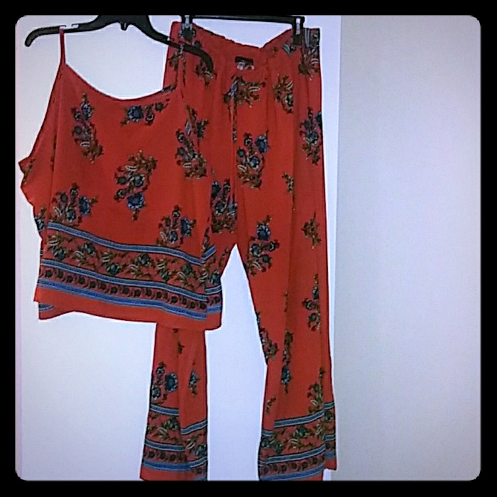 Women's summer business or casual outfit